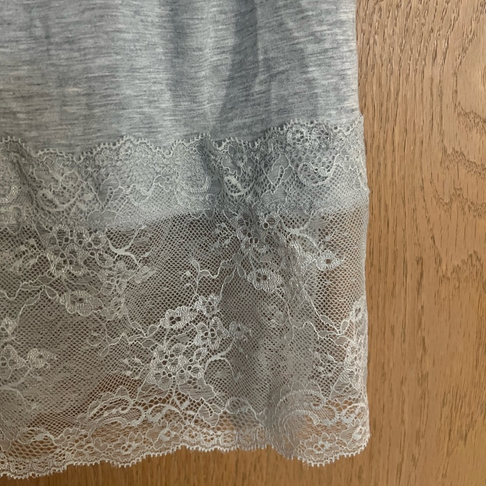 White House Black Market Light Gray Lace Camisole size extra large - Picture 7 of 7
